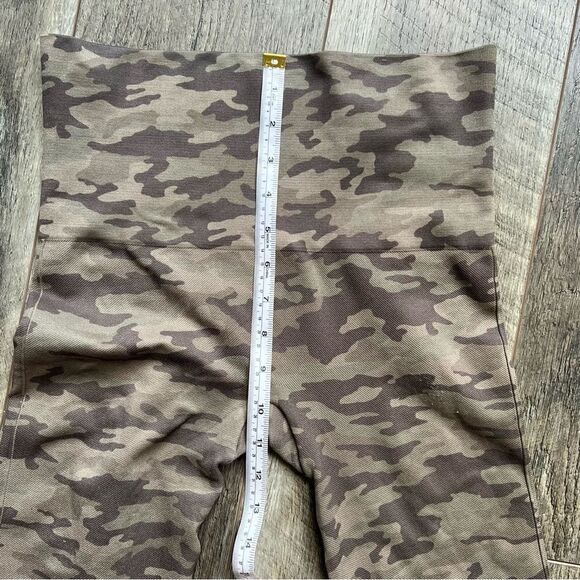 SPANX Look At Me Now Cropped Seamless Leggings Size Large Desert Camo - Picture 6 of 9